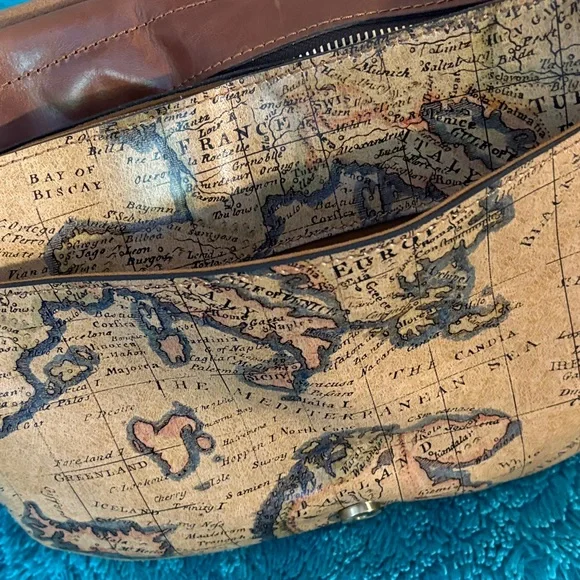 NWT Patricia Nash London Leather Saddle Bag European Map Print Shoulder Bag - Picture 4 of 9